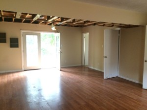 276 Murray Fork family room before