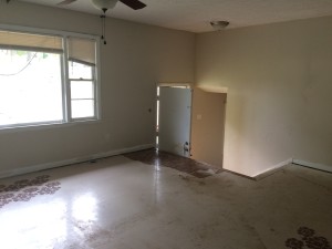 276 Murray Fork living room and entry